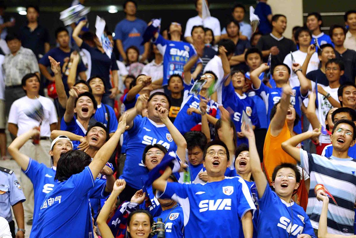 球队表现令观众惊喜，国际赛事成为焦点的简单介绍