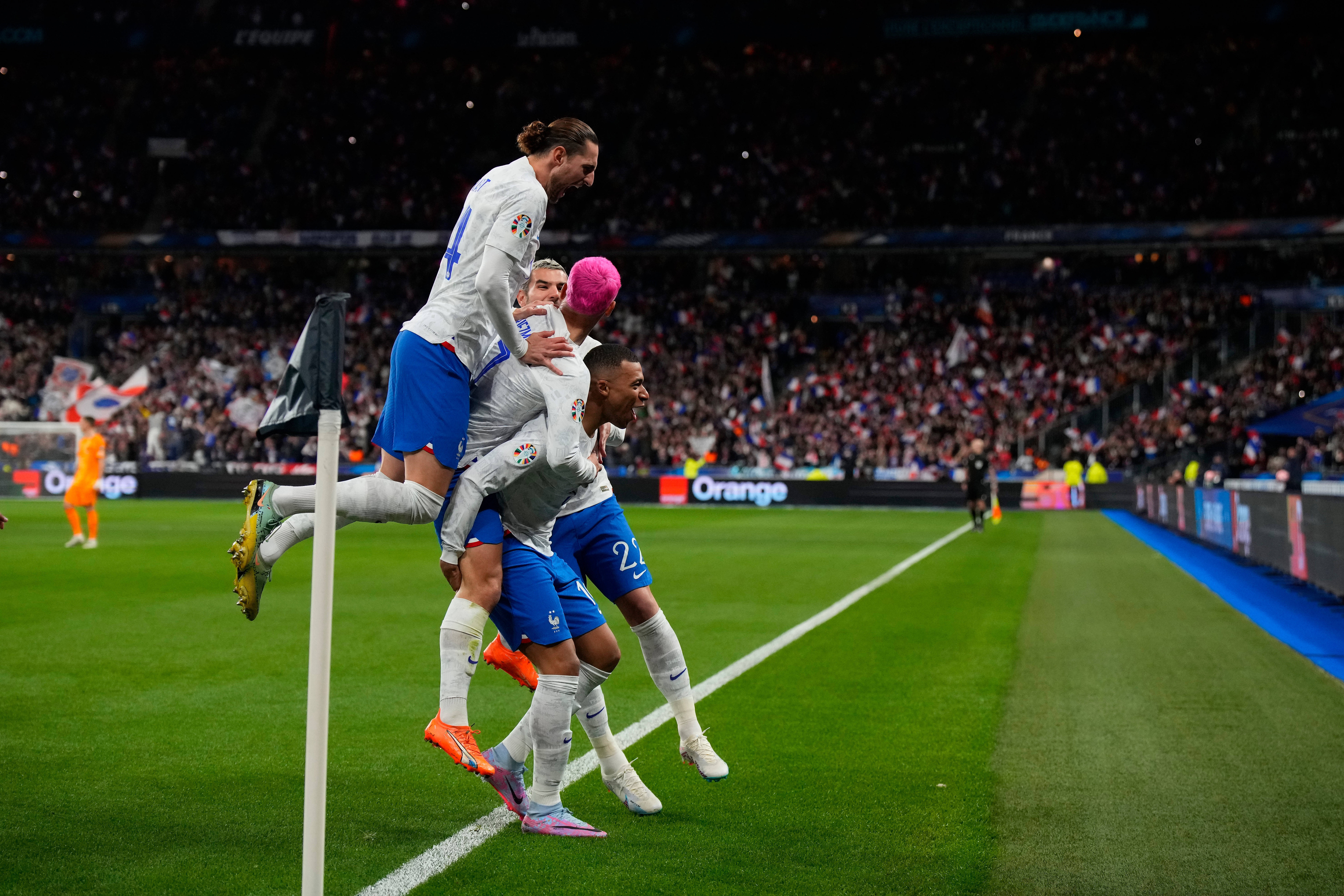 比利时队在欧预赛中全力以赴，终于赢得比赛