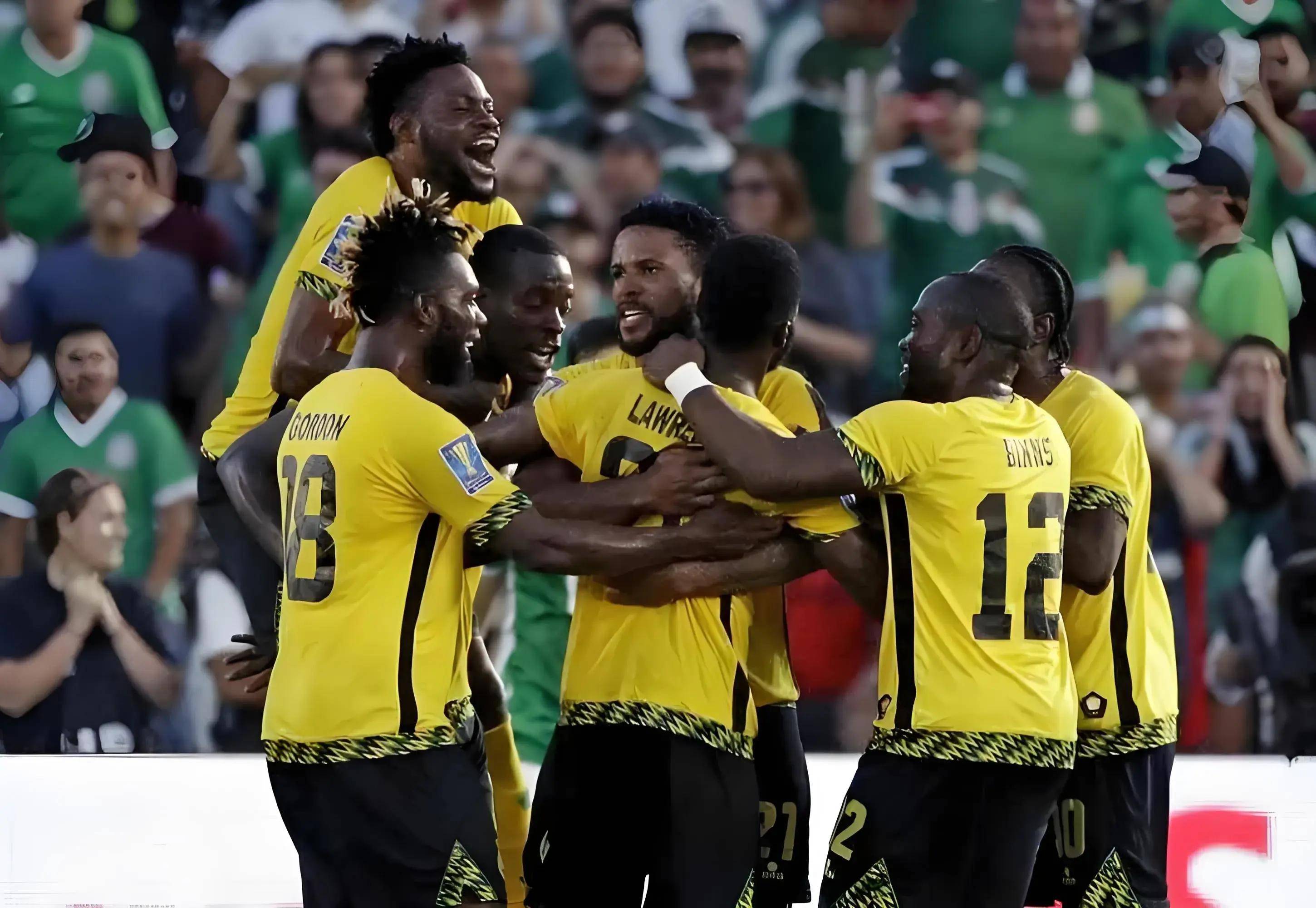 墨西哥队在美洲杯中表现出色，一路晋级