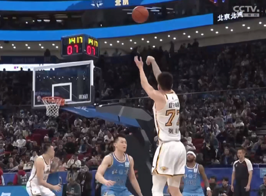 包含辽宁男篮客场胜利，成功逆转比赛的词条