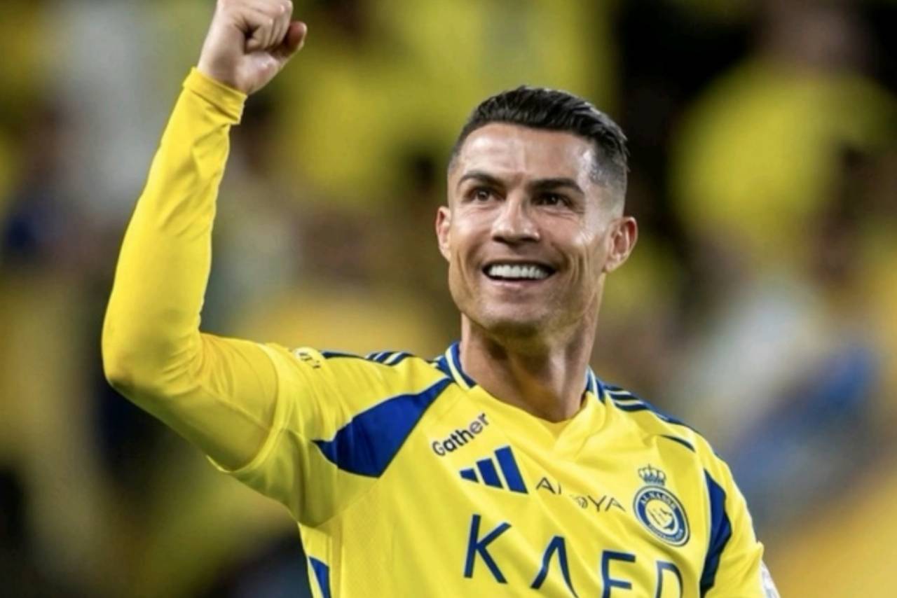 尤文-完胜曼城，C罗传射梅开二度