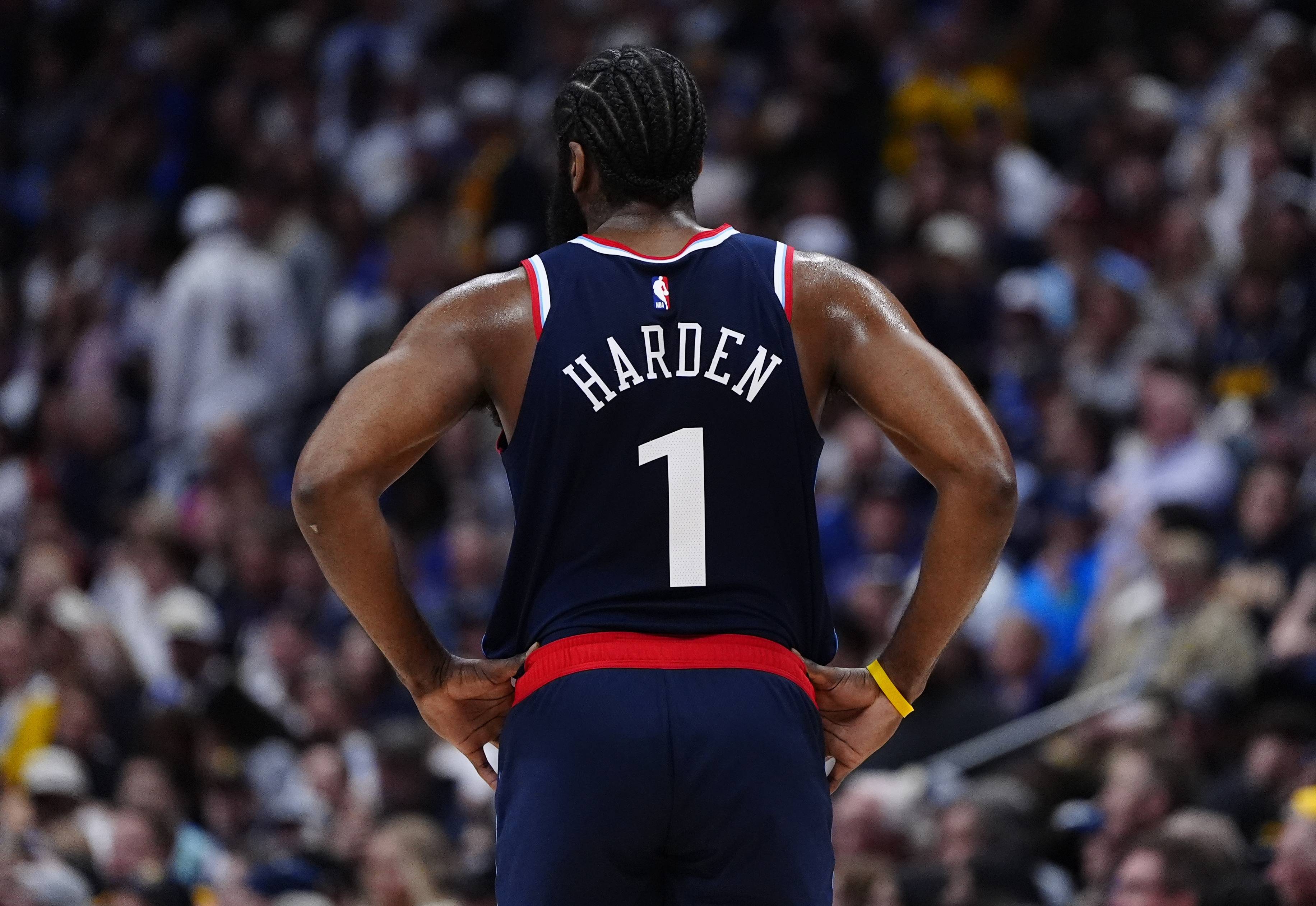 火箭客场胜马刺，戈登因伤无缘出场，哈登挺身而出