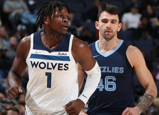 包含灰熊险胜黄蜂，豪取十一连胜的词条