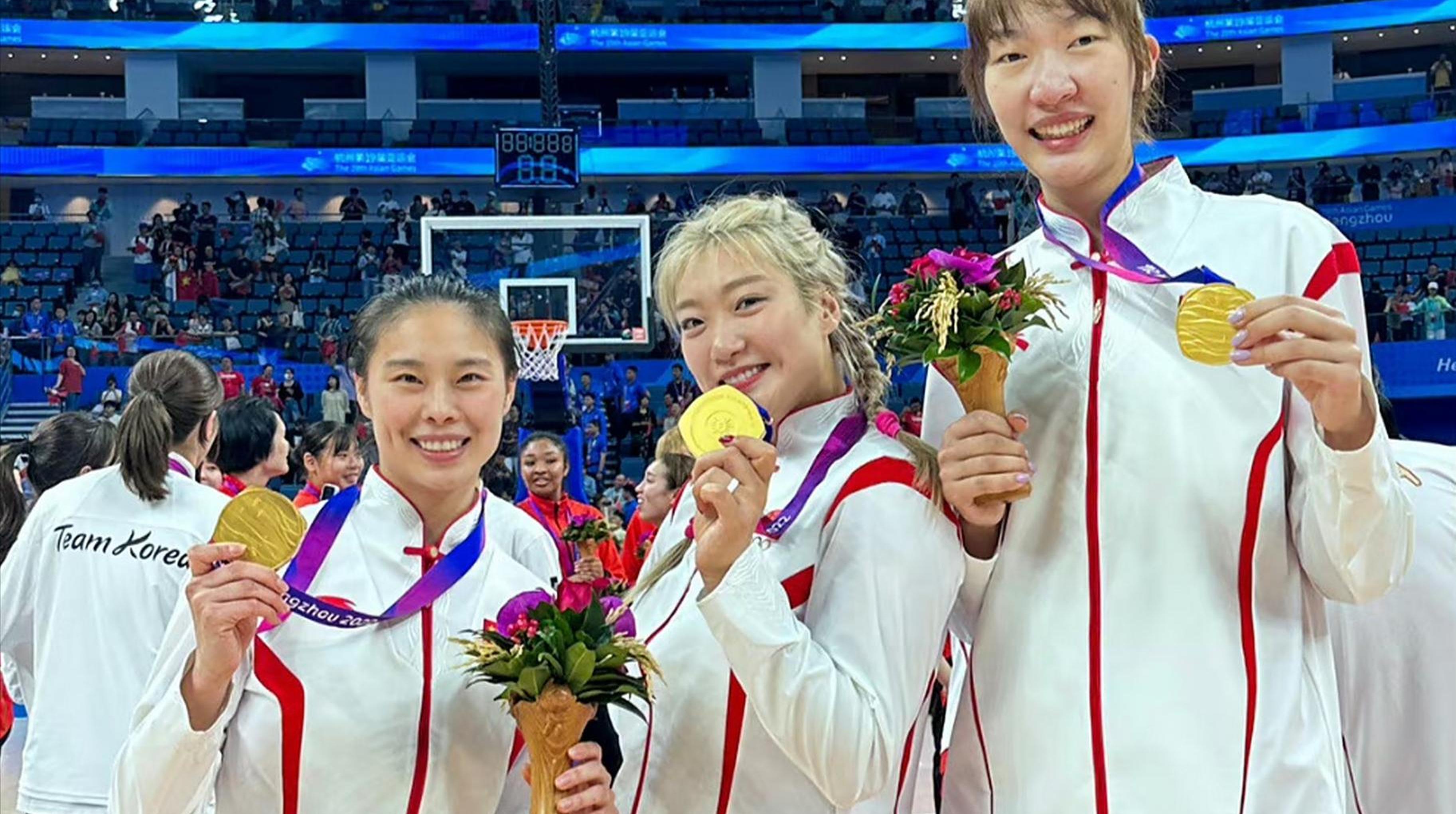 包含新疆女篮官宣外援加盟，团队整体状态进一步提升的词条