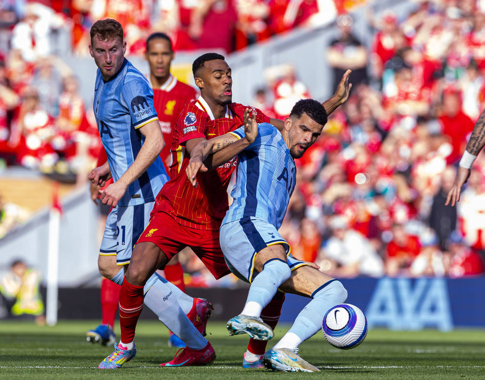 利物浦大胜伯恩茅斯，豪取联赛三连胜的简单介绍